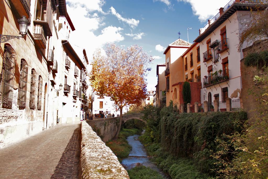 Comares
