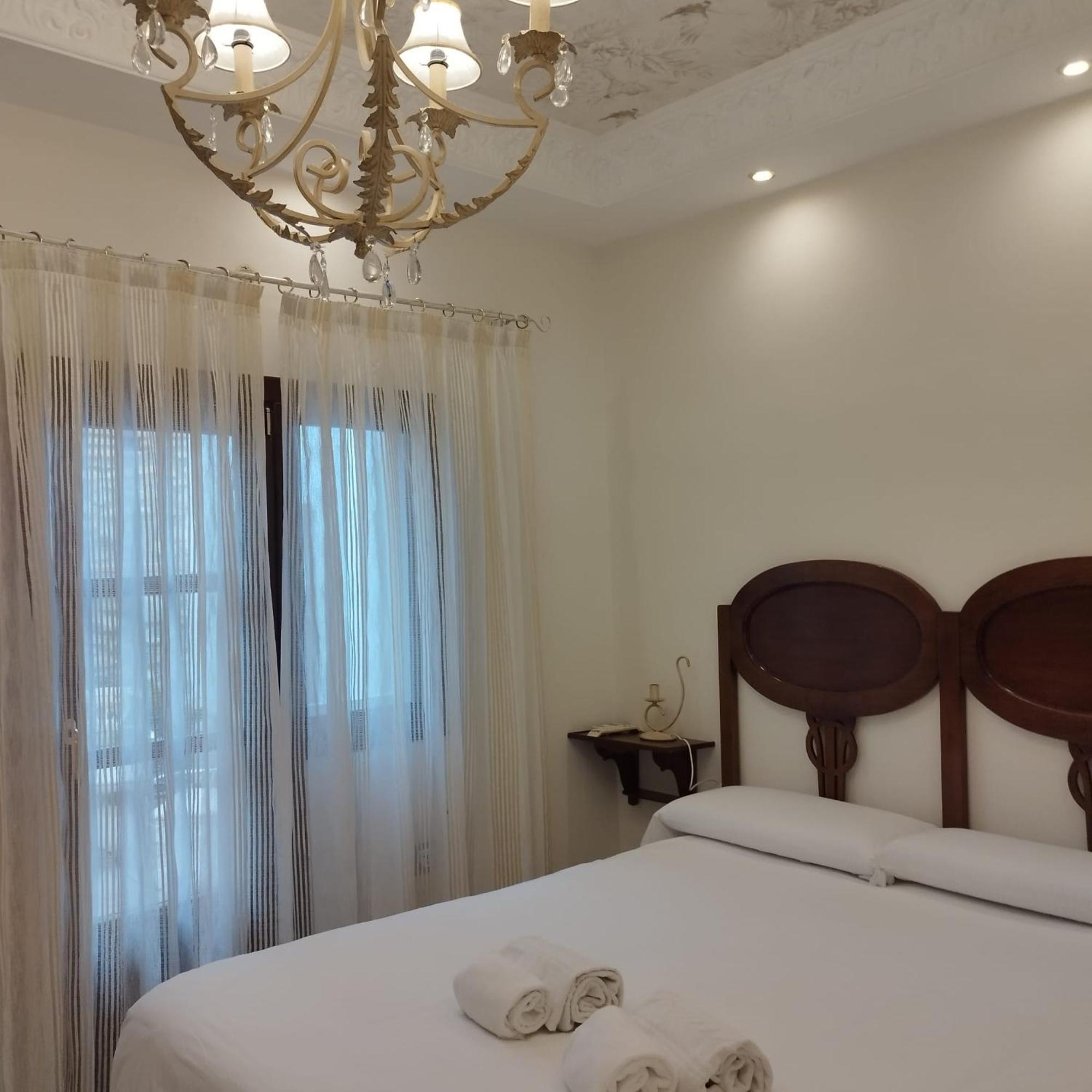 Comares Lodge