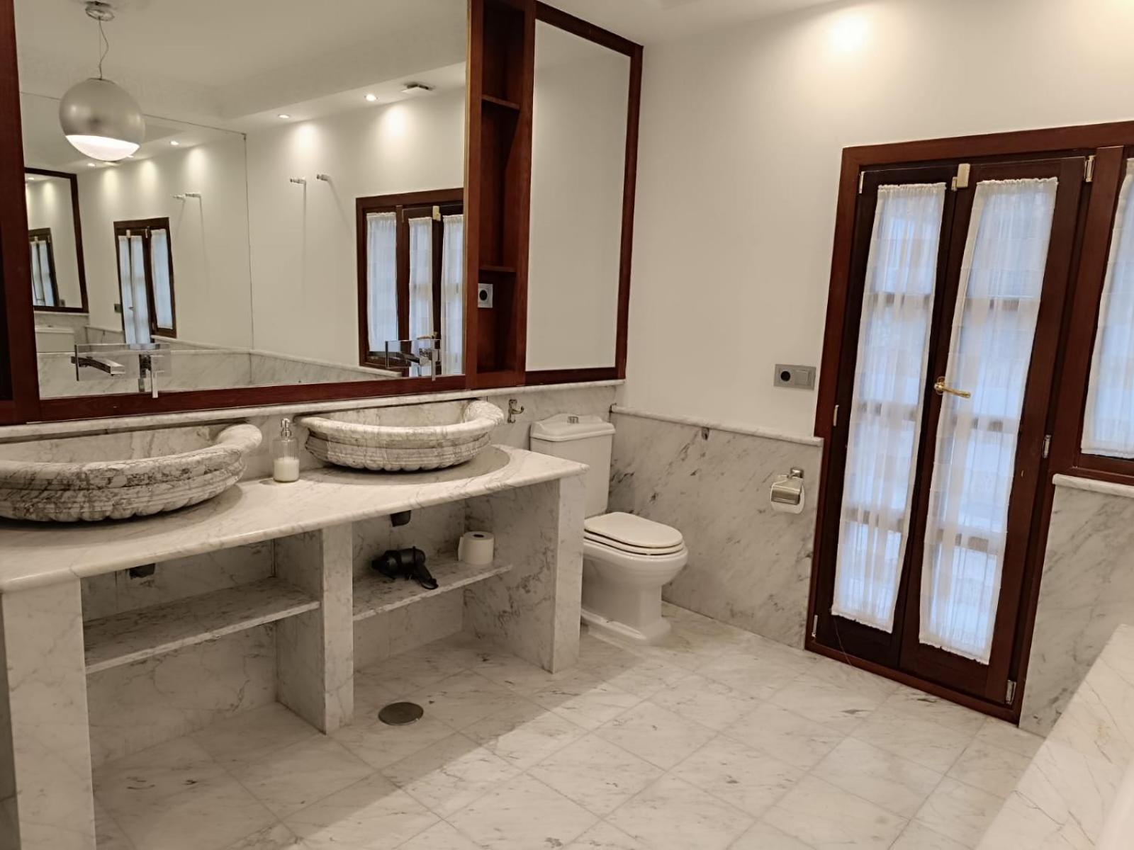 Lodge Comares *