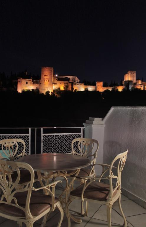 Comares